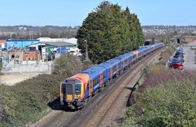 450033 at Hilsea. &copy; Bestieboy