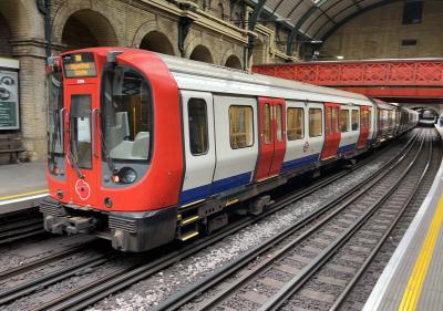 LU21396 at Paddington (LU). &copy; BigKev