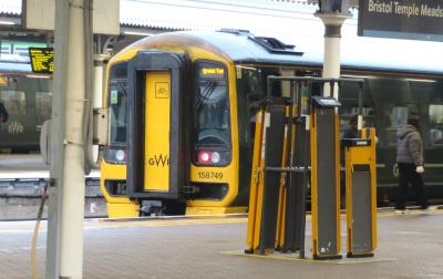 158749 at Bristol Temple Meads. &copy; Geoff