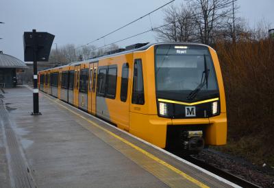 555028 at Pelaw (Tyne & Wear Metro). &copy; AJax