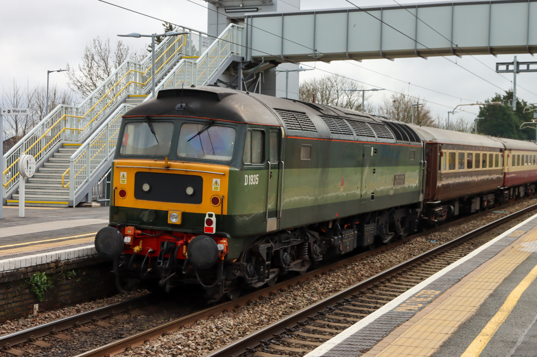 Photo of D1935 at Patchway — trainlogger