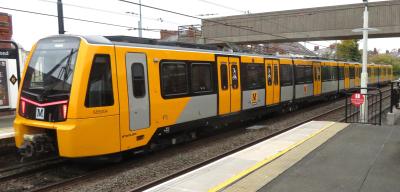 555004 at West Jesmond (Tyne & Wear Metro). &copy; Geoff