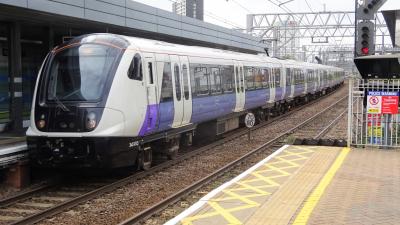 345015 at Stratford. &copy; Humber7107