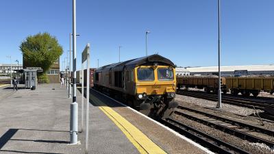 66718 at Eastleigh. &copy; Luivery