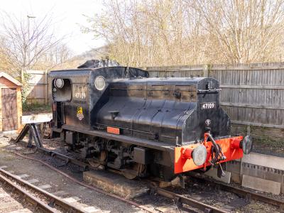 photo of 47109 steam at Chinnor & Princes Risborough Railway - Chinnor