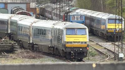 73114,82301 at Burton-on-Trent - Nemesis Rail. &copy; Luivery