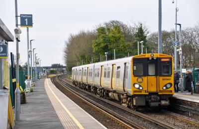 507007 at Ainsdale. &copy; Brodie