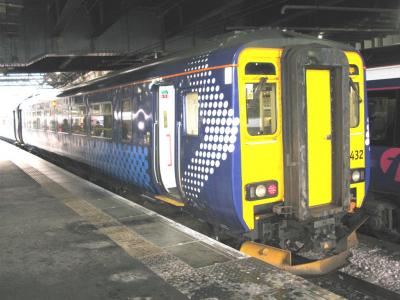 156432 at Edinburgh Waverley. &copy; Byron5574