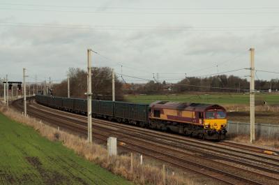 66121 at Winwick. &copy; stevexos