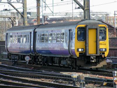 156429 at Manchester Piccadilly. &copy; llamafish