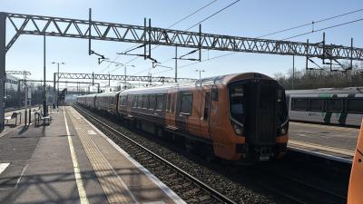 730033 at Milton Keynes Central. &copy; Luivery