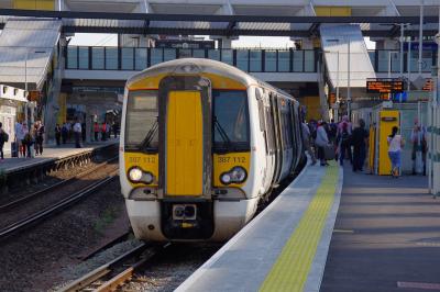 387112 at East Croydon. &copy; Shotts