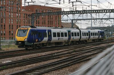 195015 at Leeds. &copy; llamafish