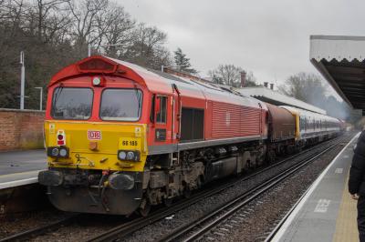 66185,465045,66192 at Chislehurst. &copy; Zain