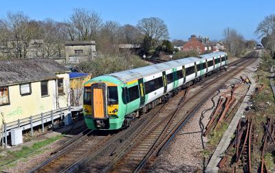 377124 at Havant. &copy; Bestieboy