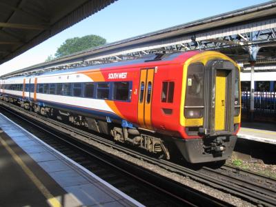 159017 at Basingstoke. &copy; Byron5574