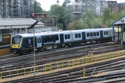 701504 at Clapham Junction. &copy; llamafish