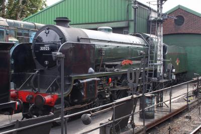30925 steam at Mid Hants Railway. &copy; South Coast Trainspotter
