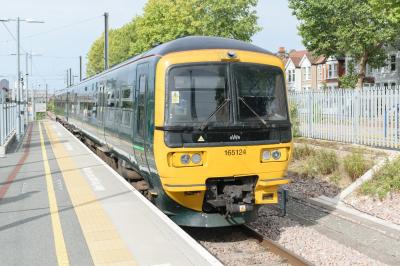 165124 at West Ealing. &copy; llamafish