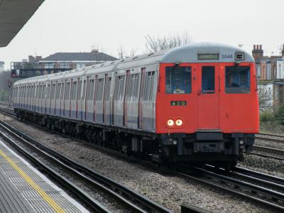 LU5048 at Dollis Hill. &copy; llamafish