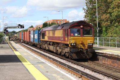 66011 at Basingstoke. &copy; railwork