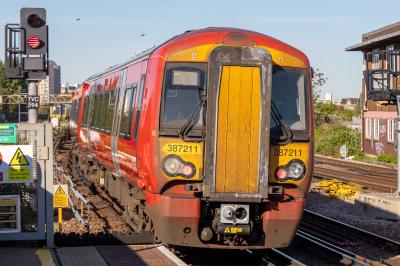 photo of 387211 at Clapham Junction