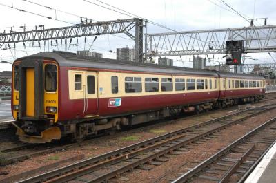 156505 at Glasgow Central. &copy; Byron5574