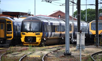 333012 at Neville Hill TMD. &copy; MJM