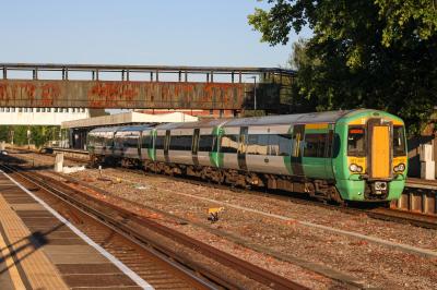 377405 at Havant. &copy; South Coast Trainspotter