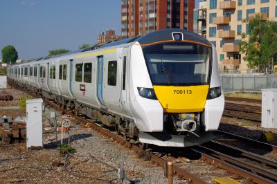700113 at East Croydon. &copy; Shotts