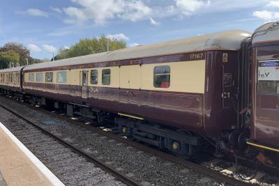 17167 coach at Yatton. &copy; BigKev