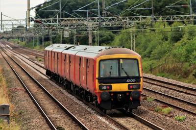 325009 at Acton Bridge (Cheshire). &copy; stevexos