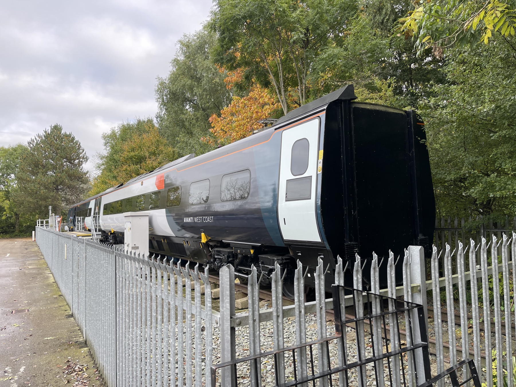 Photo of 390033 at Crewe - Avanti Training Academy — trainlogger