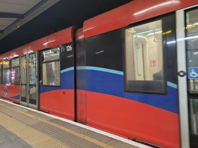 DLR 126 at Limehouse DLR. &copy; MikeMOL