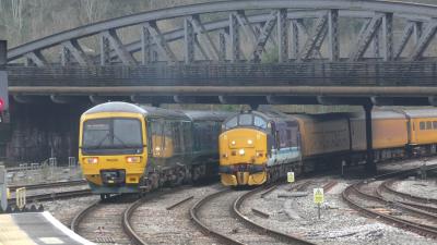 166208,37425 at Bristol Temple Meads. &copy; GWRailFan