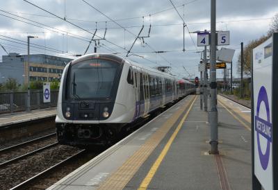 345017 at West Ealing. &copy; AJax