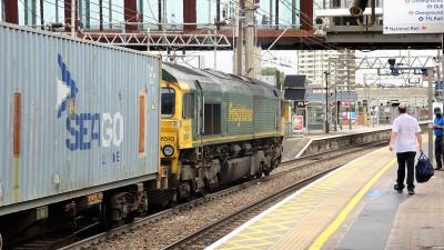 66543 at Stratford. &copy; Humber7107