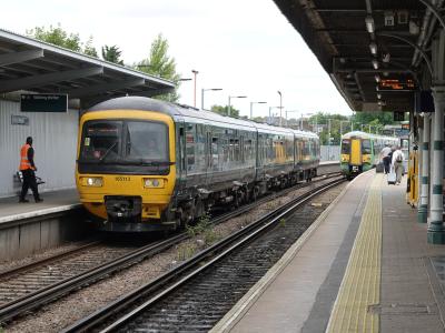 photo of 165113 at Redhill