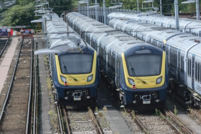 701015,701024 at Clapham Junction. &copy; llamafish