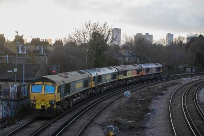 66551,66538,66849,66671 at Culvert Road Bridge. &copy; Zain