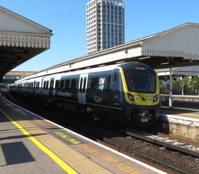 701043 at Clapham Junction. &copy; Geoff