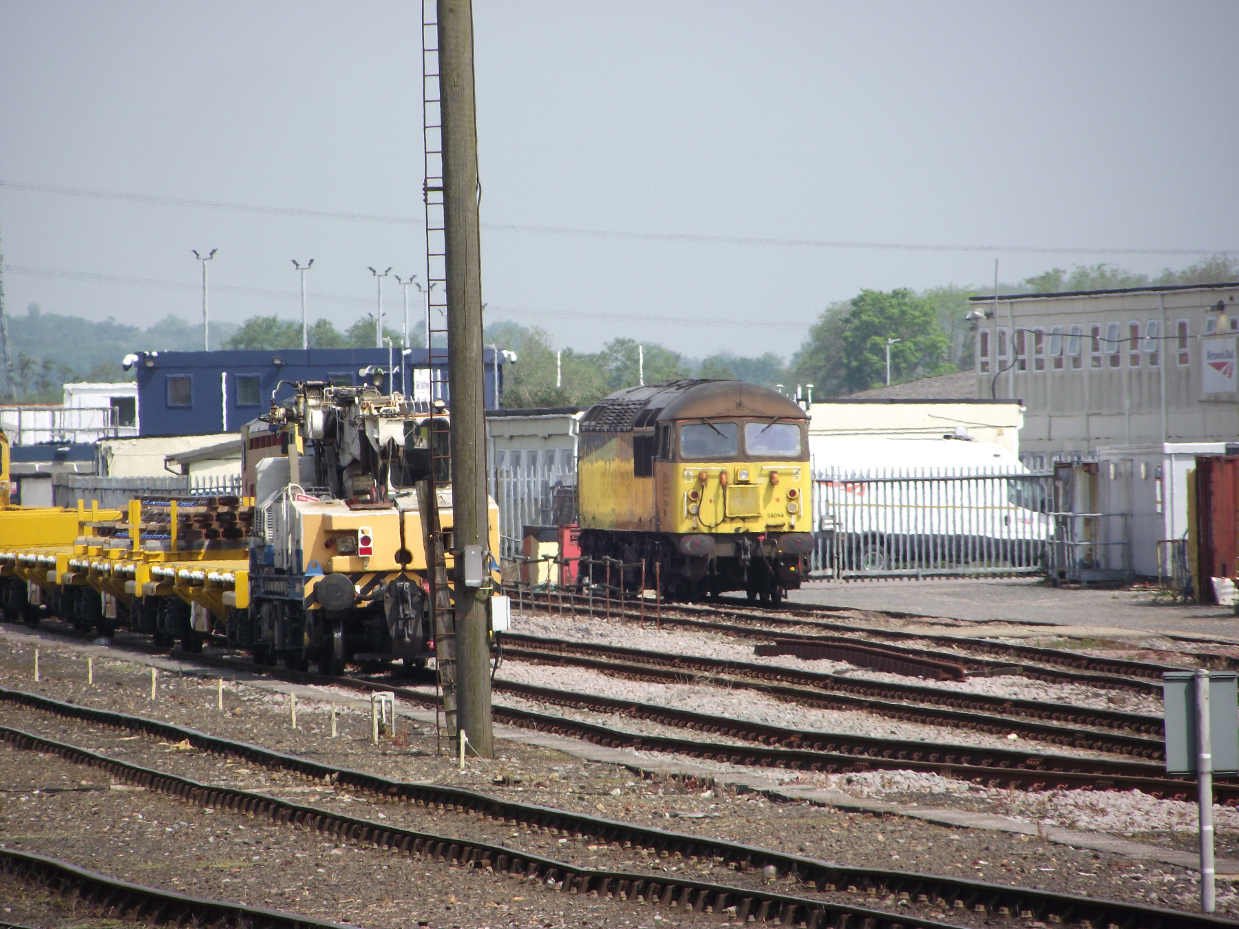 Photo of DRP81532 and 56094 at Eastleigh East Yard — trainlogger