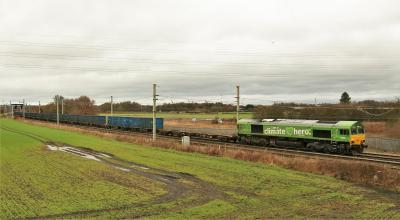 66004 at Winwick. &copy; stevexos