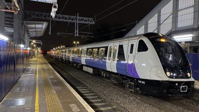 345055 at Ealing Broadway. &copy; Harry Bennellick