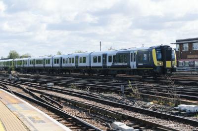 photo of 450100 at Clapham Junction