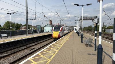 801205 at Newark North Gate. &copy; Luivery