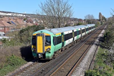 photo of 377427 at Portchester