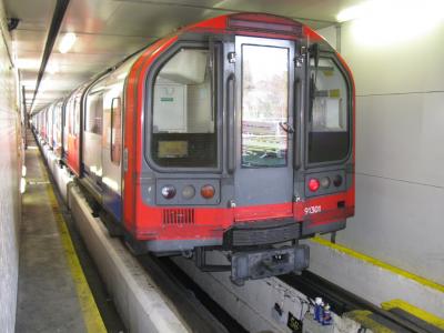 LU91301 at Hainault LU depot. &copy; Byron5574