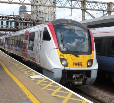 720105 at Stratford. &copy; Geoff
