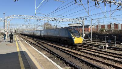 390103 at Crewe. &copy; Luivery